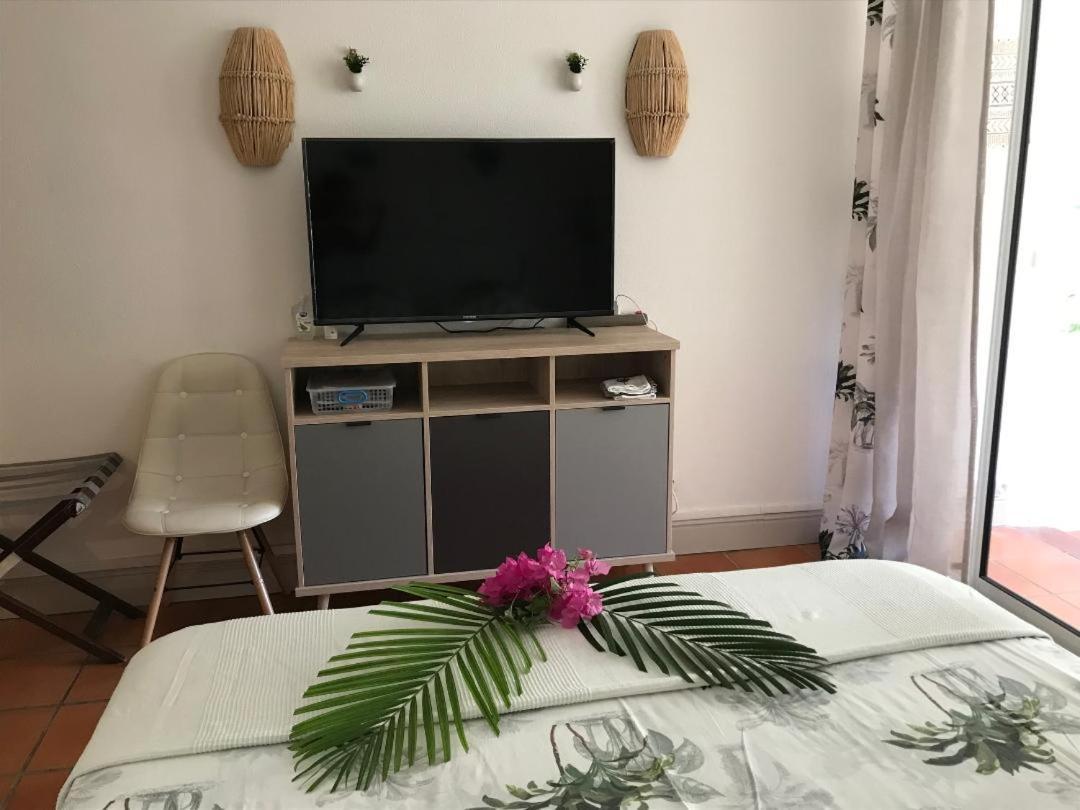 Coeur Tiare Studio Lounge Piscine Plage Cocotiers サン・フランソワ エクステリア 写真